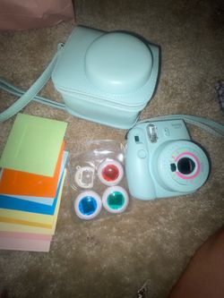 Polaroid mini 9 with stuff