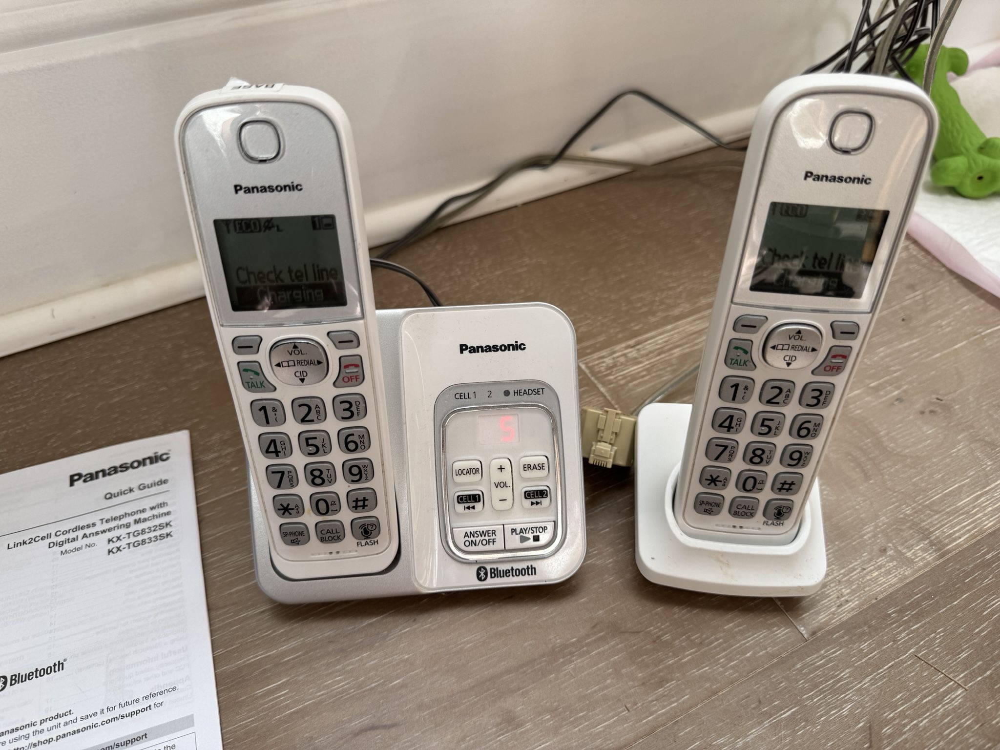 Panasonic Cordless Phone KX-TG833SK with Bluetooth & Answering Machine