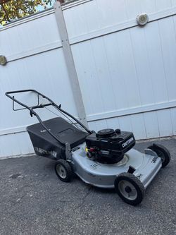 Lawn Mower (Just Freshly Serviced)