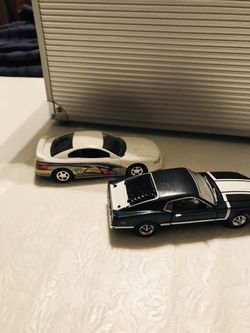 2 Road Champs 1:43 Scale 69’ Ford Mustang & 98’Ford SVT Mustang Cobra