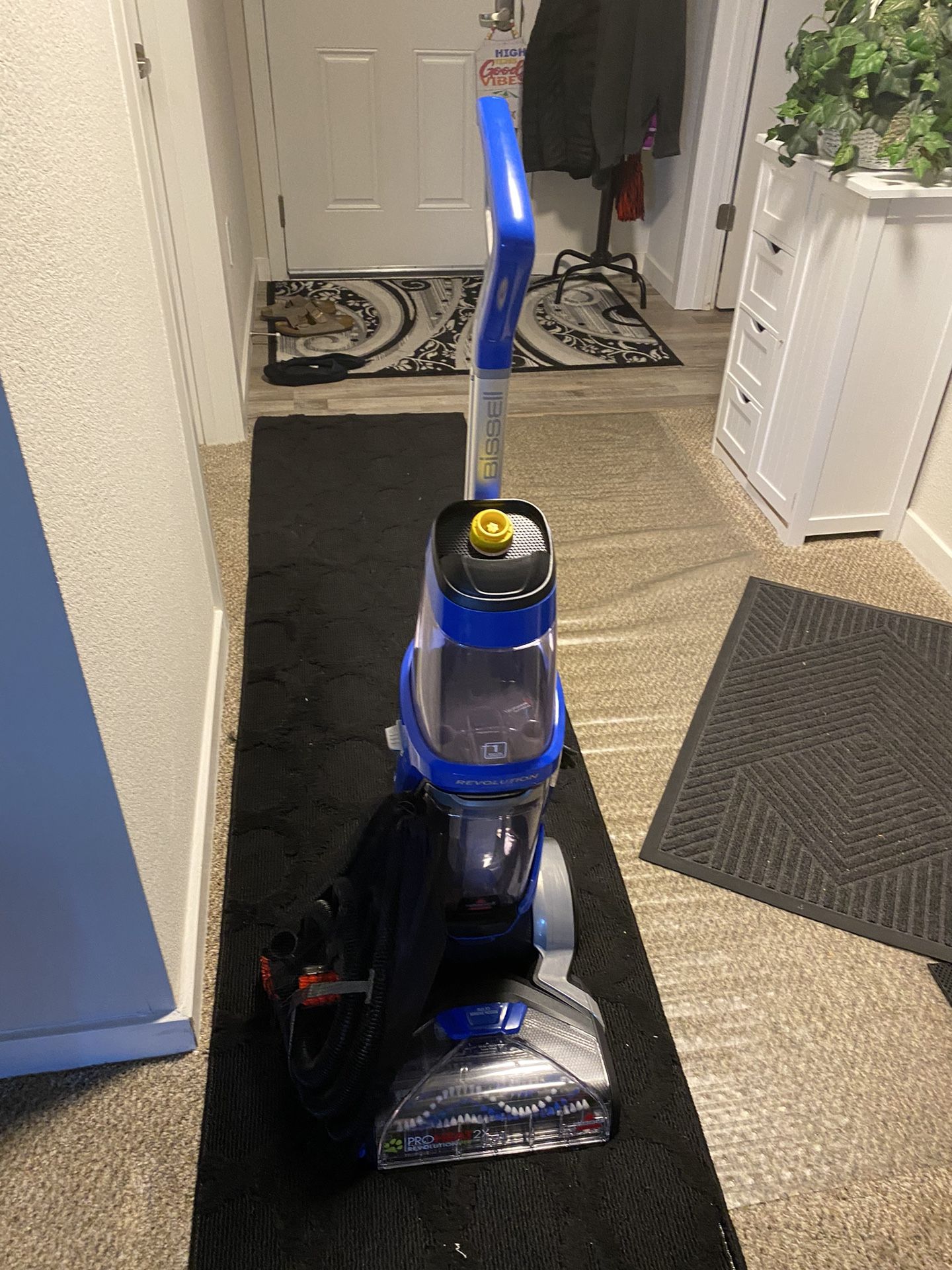 Brand New Bissell Floor And Upholstery Shampooer!!