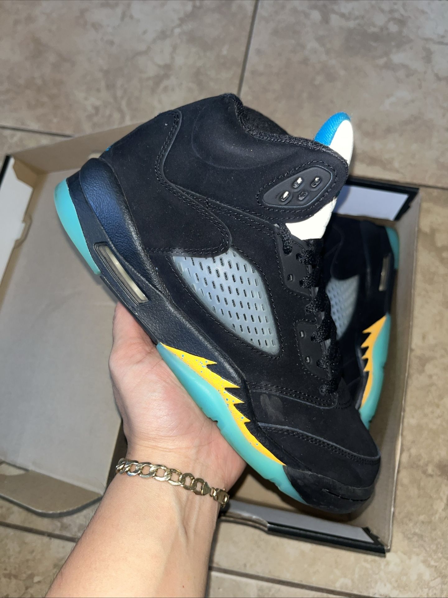 Air Jordan 5 Retro Aqua GS Size 7Y