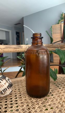 Old amber glass real kill rat and pest piosion bottle 1930s