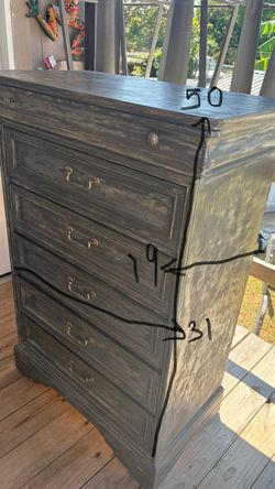 Lexington Furniture chest of drawers,