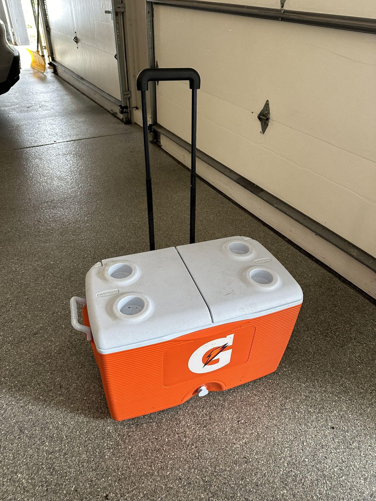 Gatorade Wheeled Cooler - Huge
