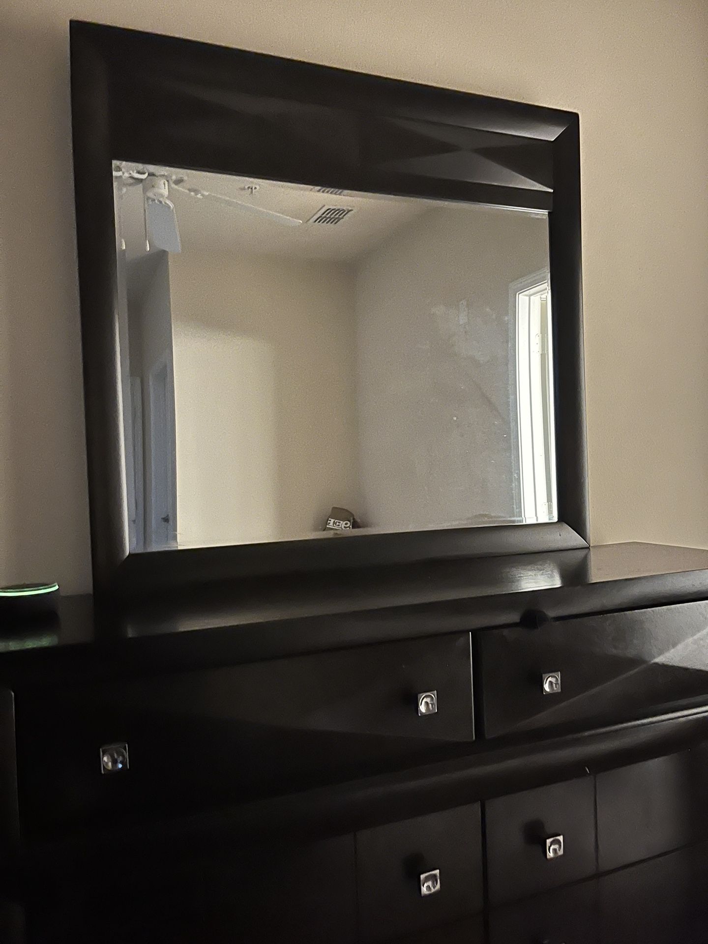 8 Drawer Dresser W/Mirror