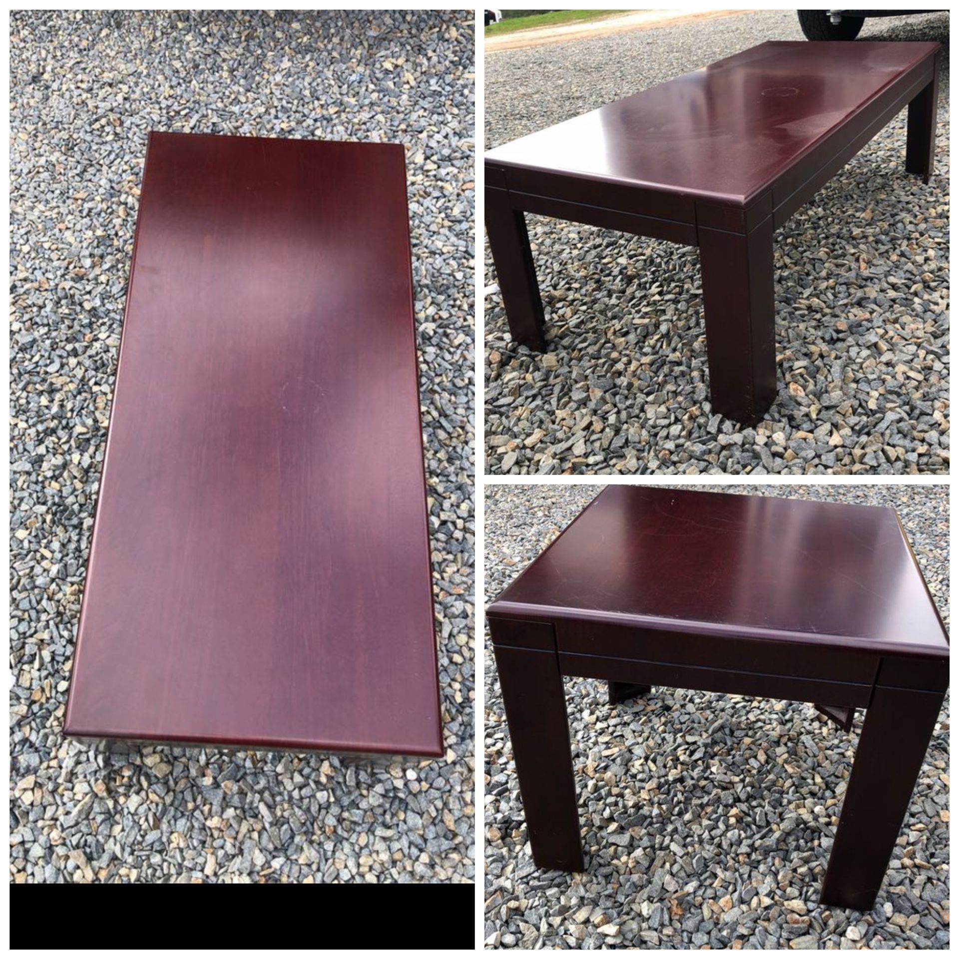 Coffee table with 2 side tables