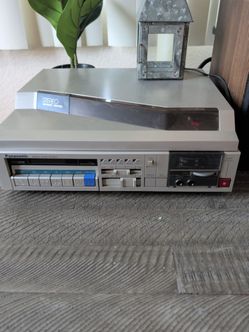 Old stereo automatic turn table