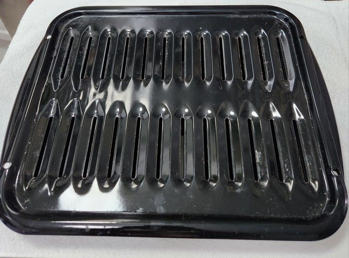 Premium Broiler Pan and Roasting Rack.