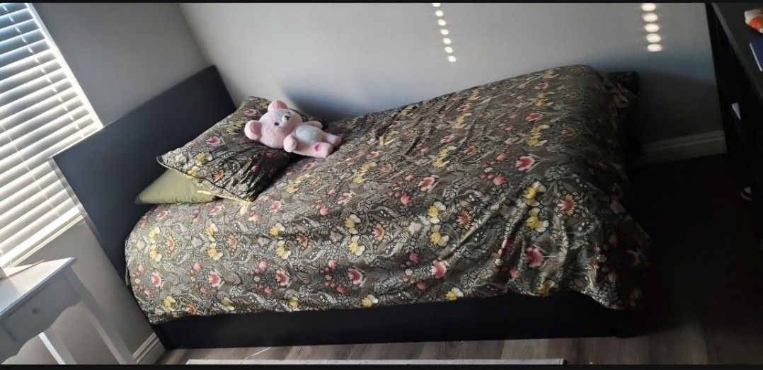 Twin Bed / Cama Twin
