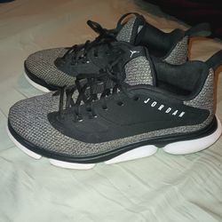 Jordan Men's Size 10 Impact TR Black White Excellent Shape Only Used Few Times 