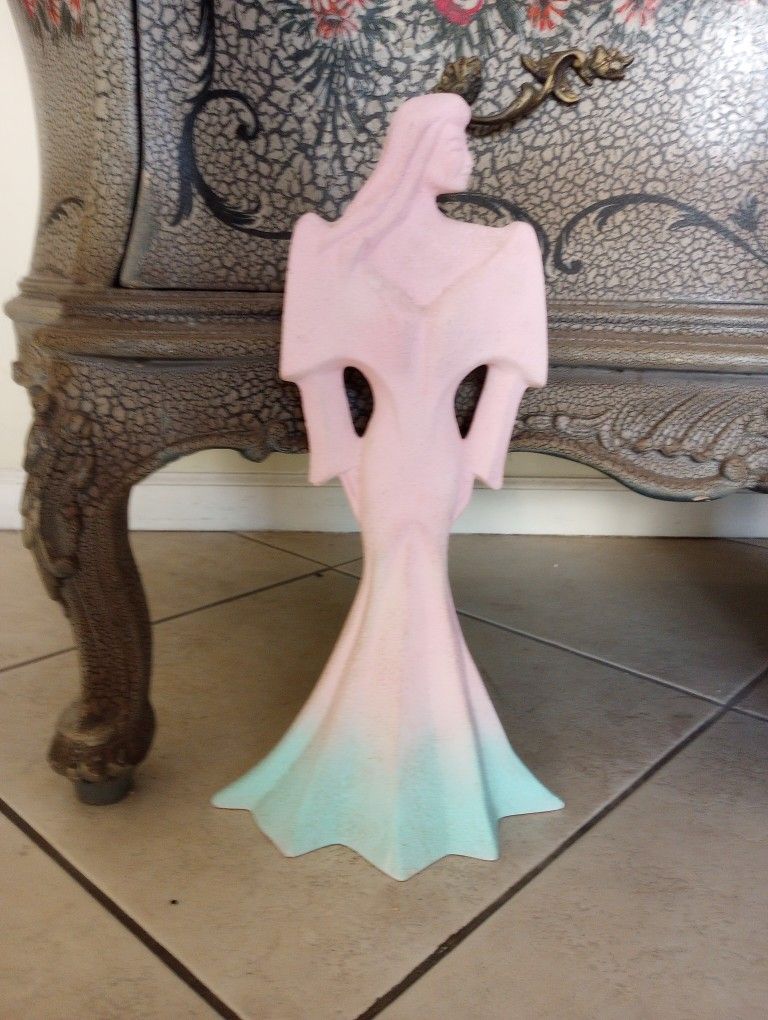 STATUE. ART DECO 80's. VINTAGE