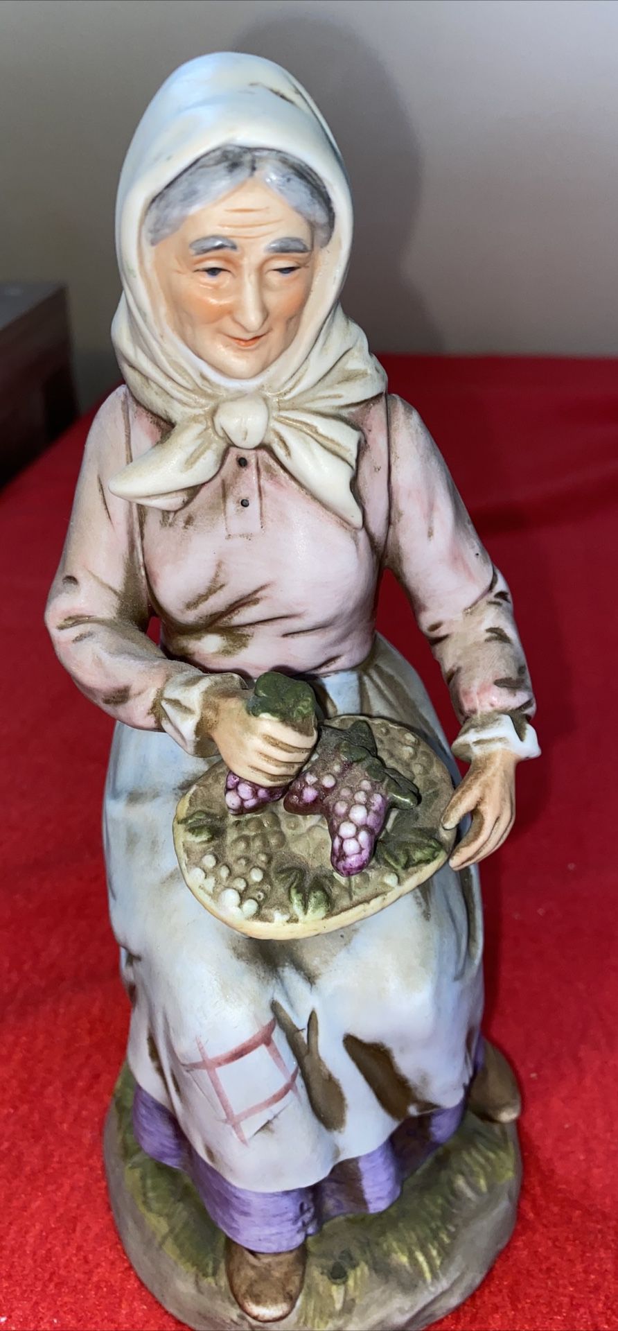 HOMCO ~ "Elderly Woman w/Grapes", 8"T ~ Bisque Figurine # 1433