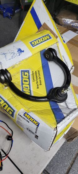 2005----2010 Jeep Grand Cherokee / Jeep Commander Upper Control Arm