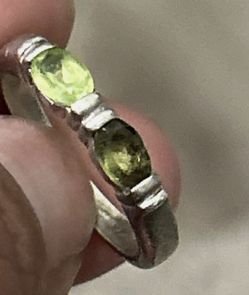 Vtg DESIGNER CI 925 STERLING SILVER 2 OVAL BEZEL SET PERIDOT STONE STACK BAND RING