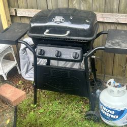 Expert Grill With brand New Propane Tank