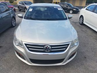 2009 Volkswagen CC con 105,000 millas sin credito