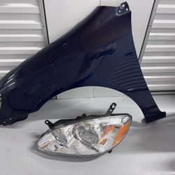 FOCO DELANTERO IZQUIERDO PARA TOYOTA COROLLA 2005 Y GUARDALODO DEL MISMO LADO IZQUIERDO. 