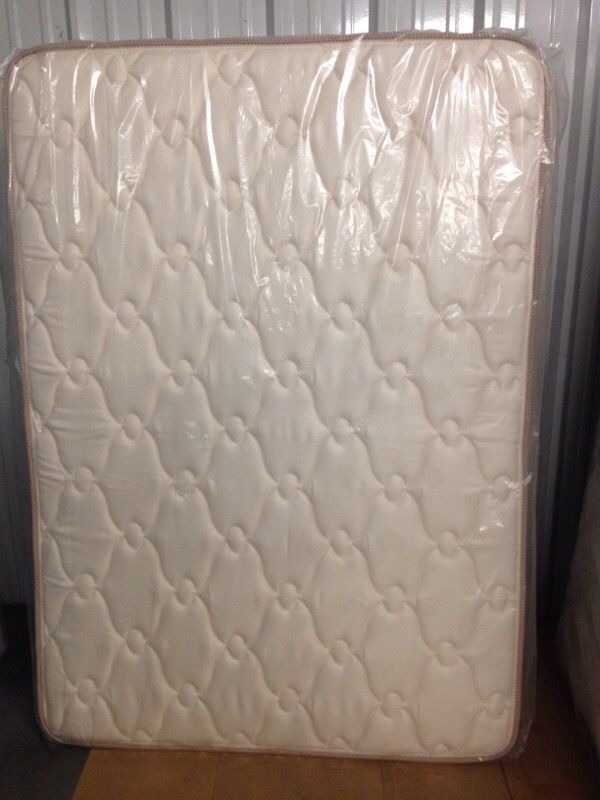 Queen Pillow Top Mattress & Box New in Plastic