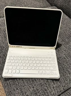 iPad Pro 11 Inch (M4 2024/M5 2025) Case with Keyboard, Magnetic Detachable Keyboard