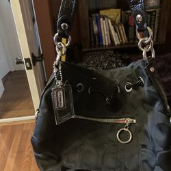  COACH ‘Poppy’ BUCKET BAG