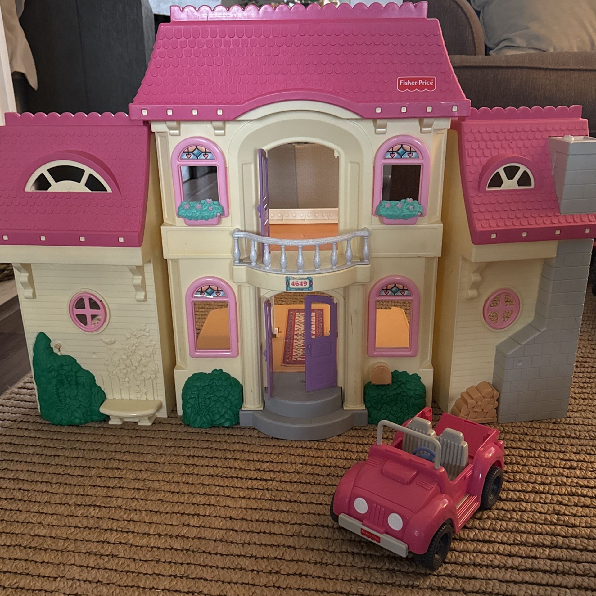 Kids, Fisher-Price, Dollhouse And Tub Of Accessories/Furniture