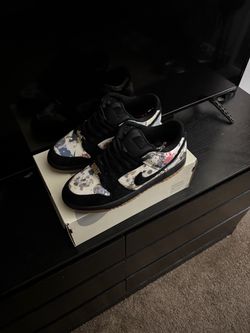 Nike supreme rammellzee nike sb dunks