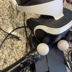 Sony PS VR PSVR PlayStation 4 PS4 Complete set with 2 controllers works great