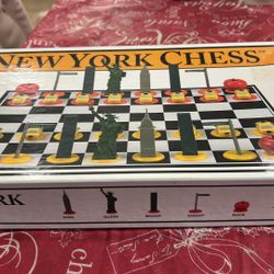 New York Chess Set 