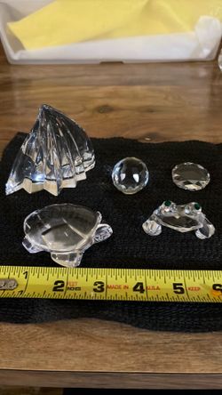 Small crystal figurines