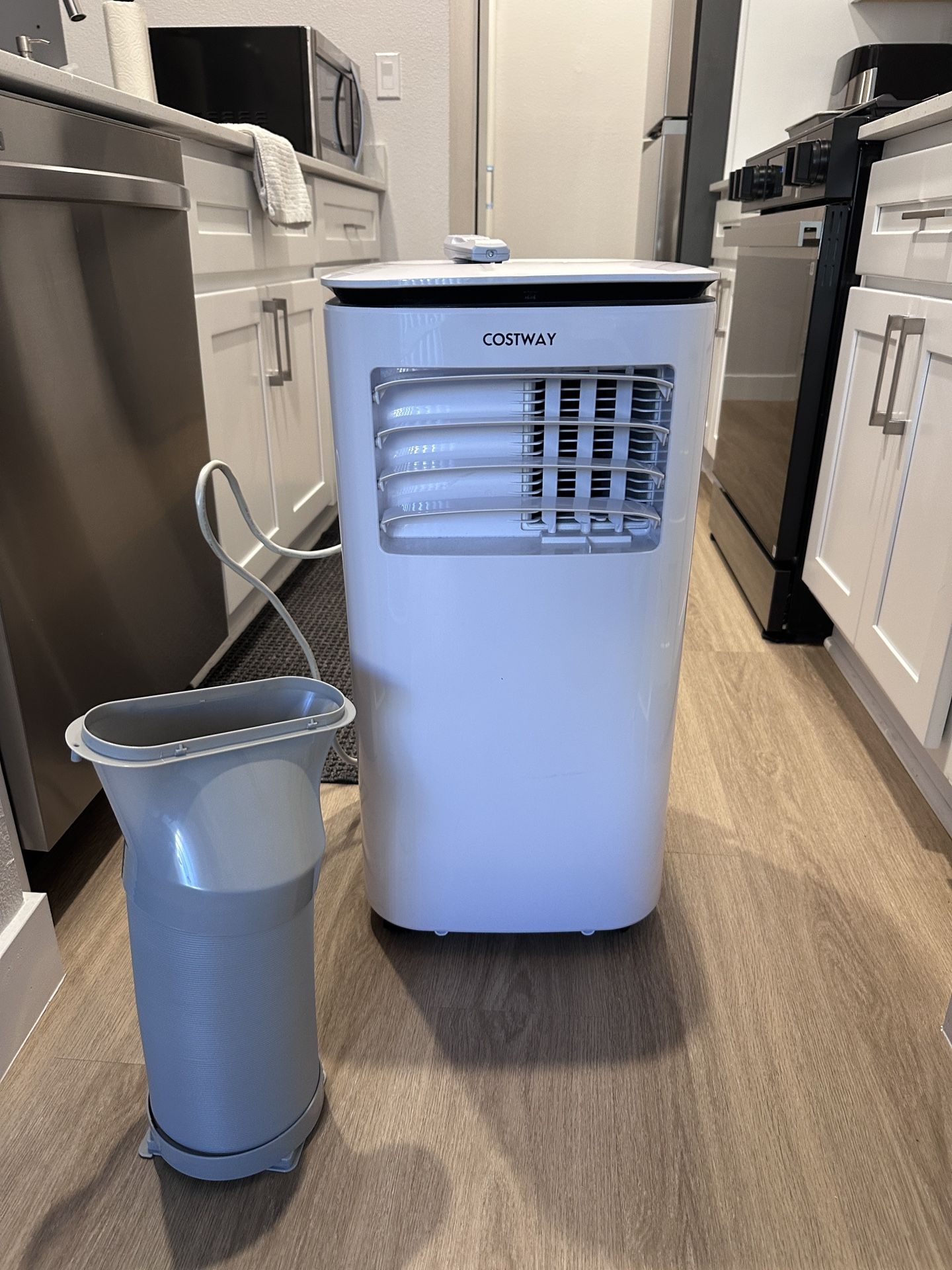 Portable AC (mint condition)