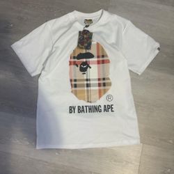 Bape t shirt burberry