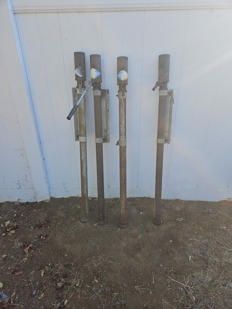 Cab-over Camper Jacks,or Trailer Jacks