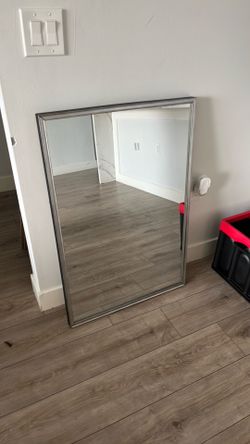 Wall mirror