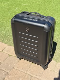 Victorinox Spectra 2.0 Global Carry-On Luggage -Light