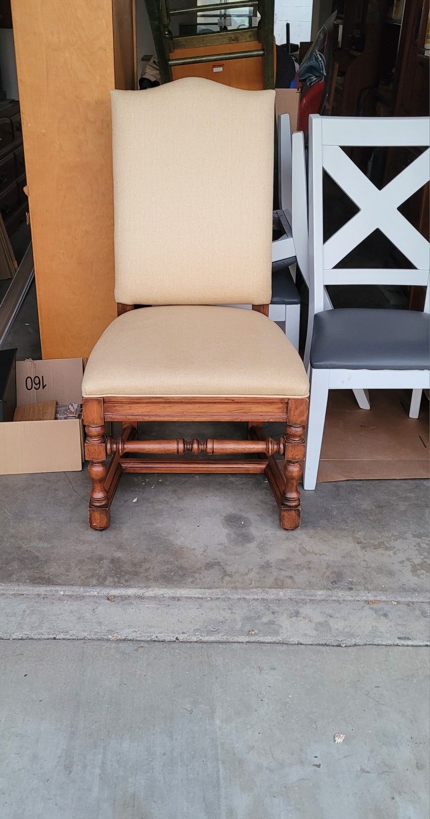 LUXURY CHAIR BY RALPH LAUREN, PRICE FIRM, LIKE NEW CONDITION, READ DES