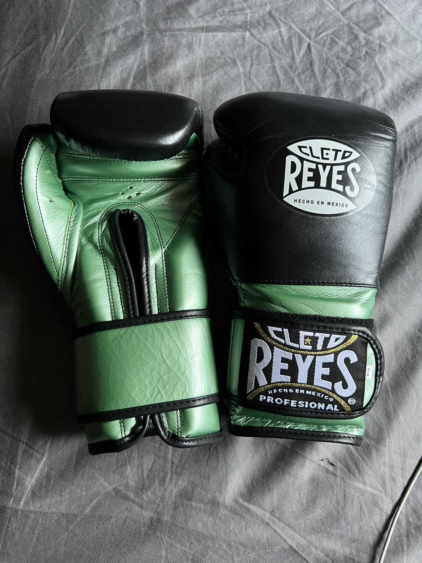 Cleto Reyes Monster green Boxing gloves