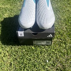 Size 8 Soccer Shoes Adidas Predator Accuracy +FG Size 8 