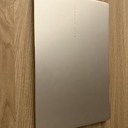 Asus VIVOBOOK S15 X-Elite 16gb Ram 1TB SSD OLED 120hz