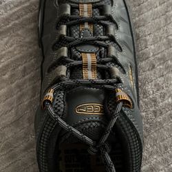 KEEN Targhee 3 - Men's Low Height Waterproof Hiking Shoes Size 10.5
