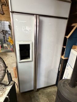 Side-by-Side Refrigerator with Ice Dispenser