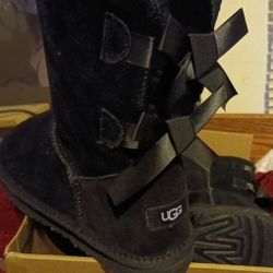 UGG BOOTS BAILEY NEW SIZE8 BLACK VERY CUTE 