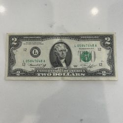 2 Dollar Bill 1976 Series. Circulated,  $2 USD RARE. Crispy, clean bill, Lot A, low serial number