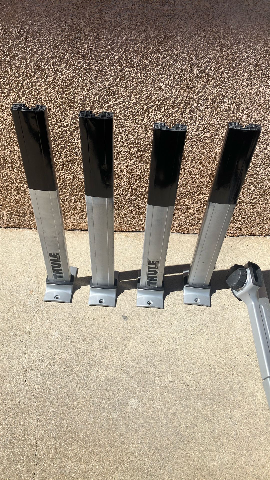 2016 Toyota Tacoma Thule rack complete