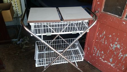 Roll around basket trays