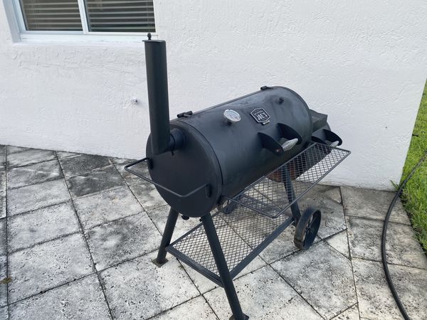 heavy-duty oklahoma joe's highland offset smoker for sale