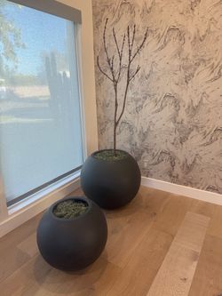 Crate & Barrel Sphere Planters – 2 Large + 2 Small – Dark Grey