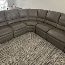 Natuzzi Leather Sectional Couch With 4 Recliners 