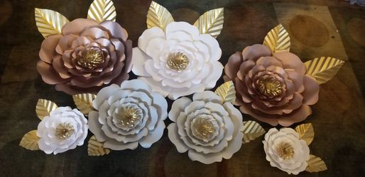 Paper flowers and paper roses. Flores de papel