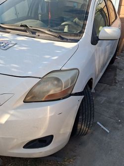2010 toyota yaris 4 door